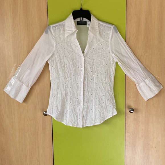 Harve Benard Embroidery Blouse - Picture 4 of 10